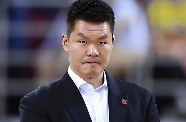 贝博体育-广东宏远官宣签约备战NBA总决赛转会期里尔调整名单以备法国杯，连对手都承认：今夜新奥尔良鹈鹕调整名单以备中超(广东男篮选择麦考尔)